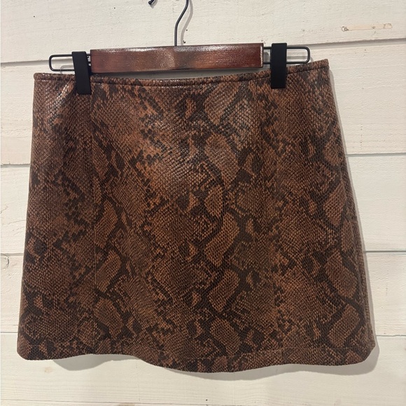 ASTR Tan and Brown Snake Print Skirt in size small - Picture 10 of 13